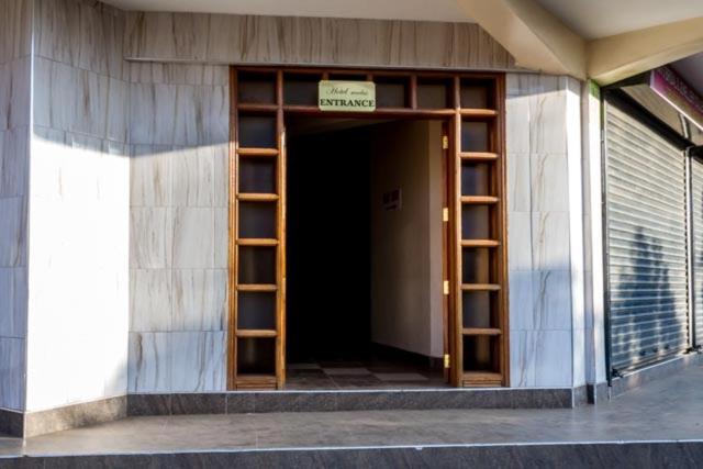 Ngara Riverside Lodge نيروبي المظهر الخارجي الصورة